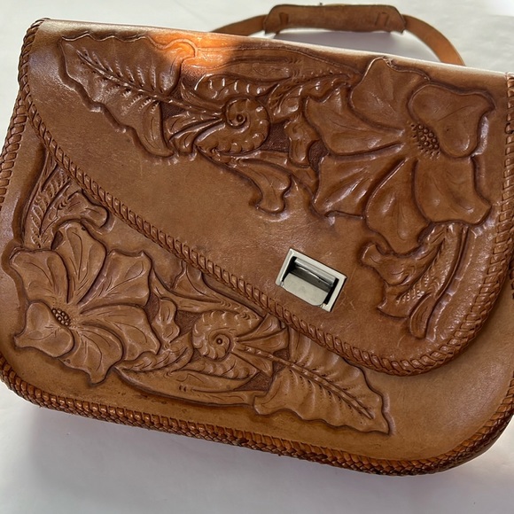 Vintage Tooled Unbranded Leather Purse - Picture 6 of 15